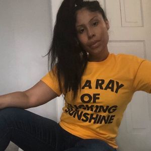 Meet your Posher, Dee